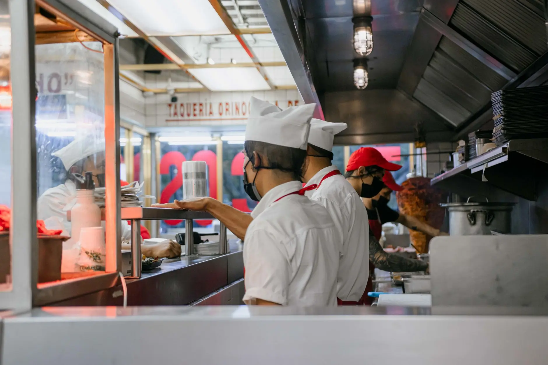 重庆道之源智能调光系统在酒店照明中的节能应用案例分析